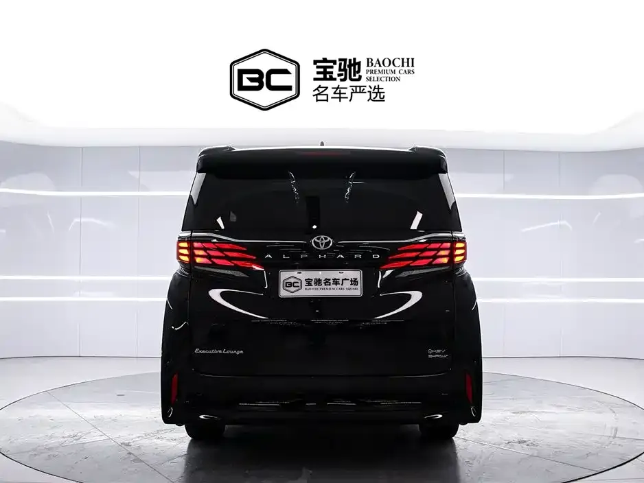 Toyota Alphard — фото 3