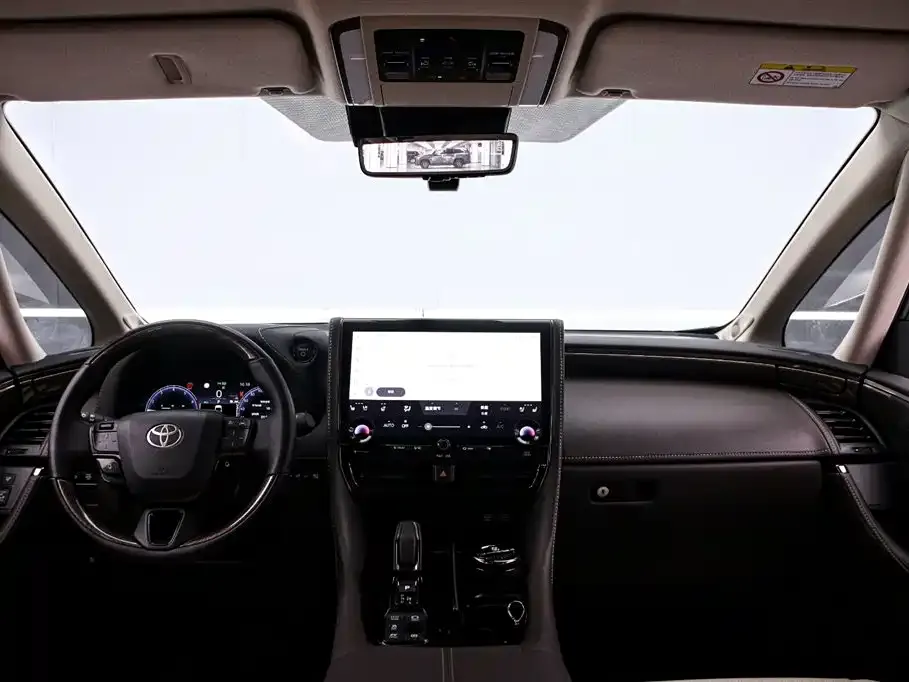 Toyota Alphard — фото 2