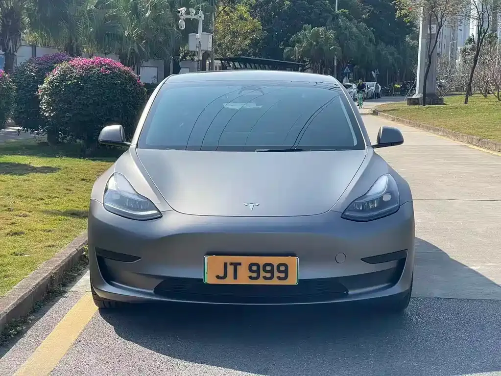 Tesla Model 3 — фото 7