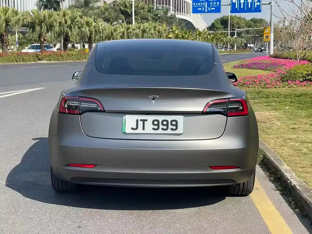 Tesla Model 3 — фото 4