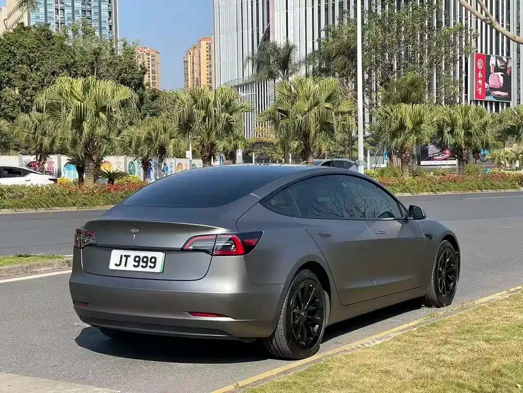 Tesla Model 3 — фото 6