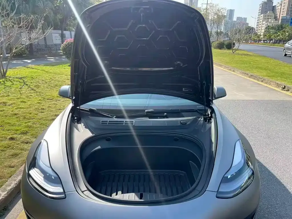 Tesla Model 3 — фото 2