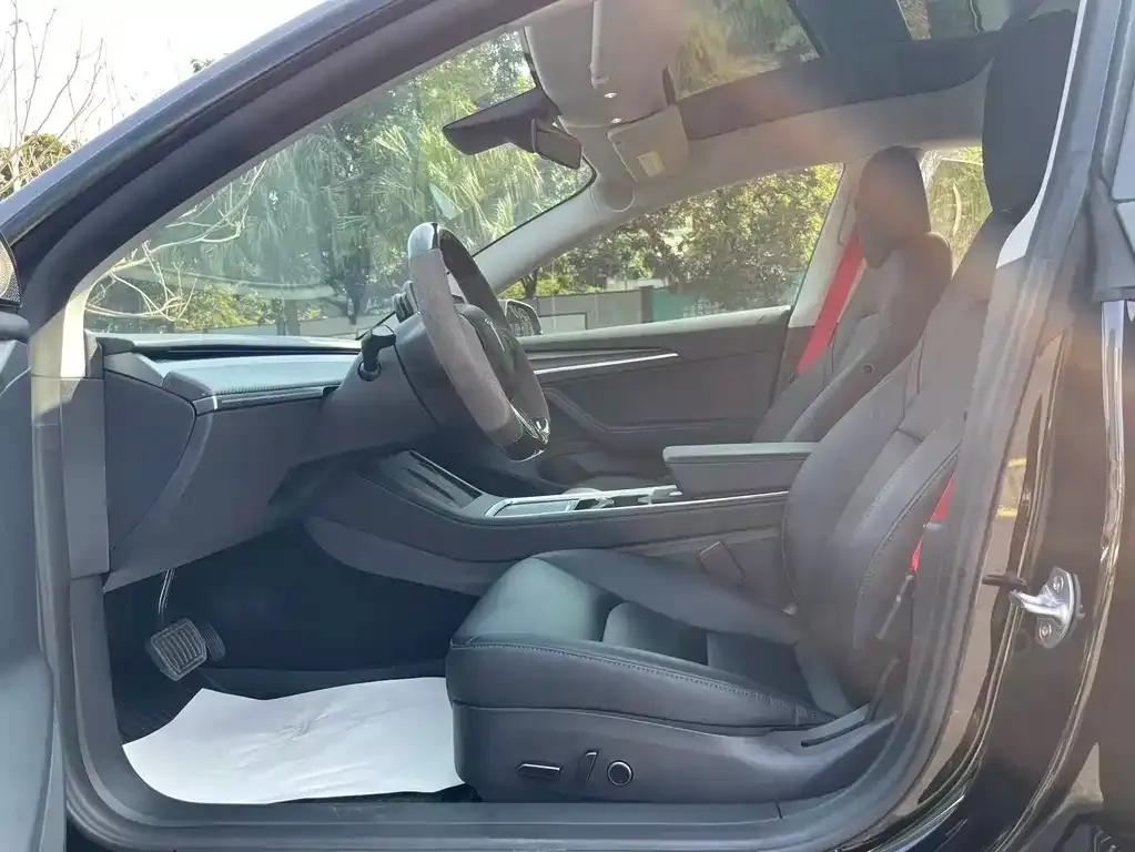 Tesla Model 3 — фото 3