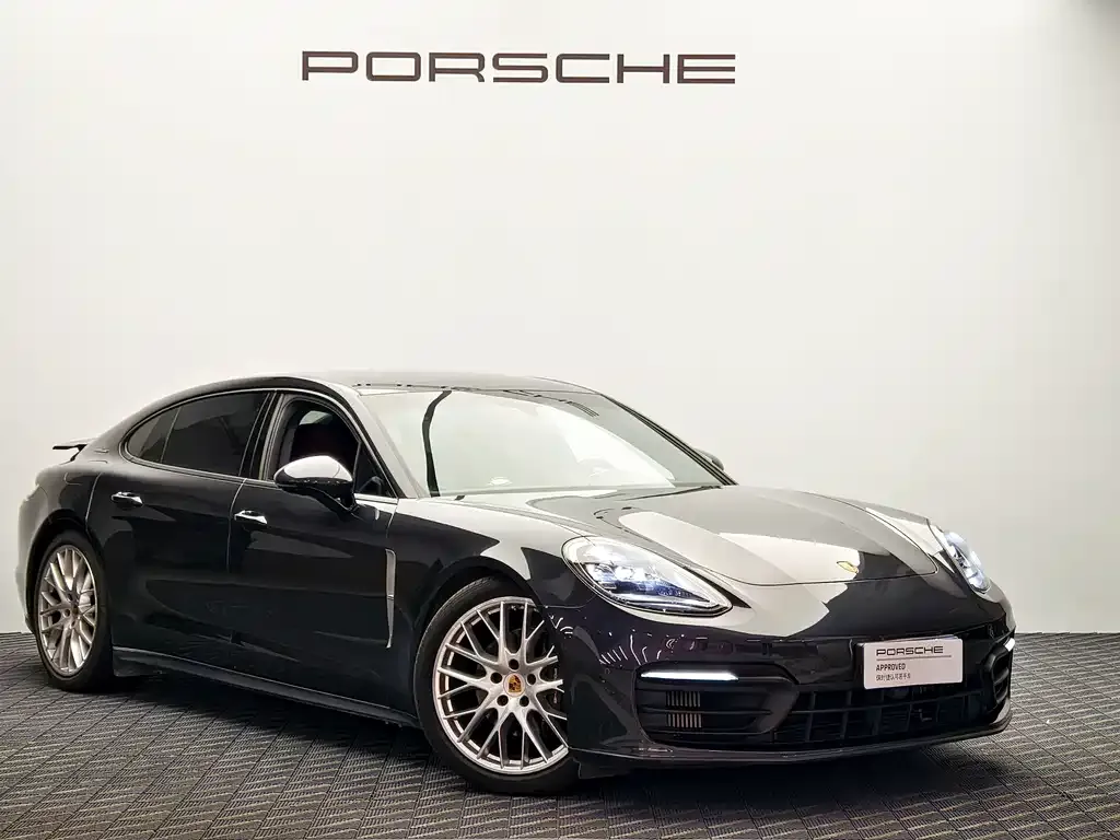 Porsche Panamera — фото 1