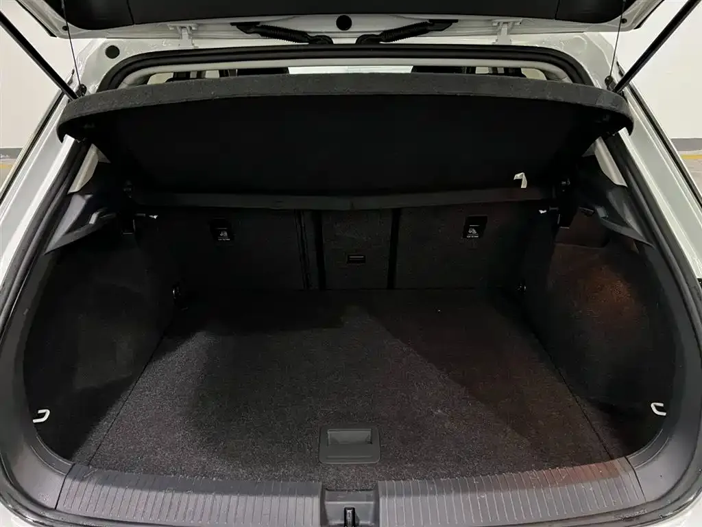 Volkswagen T-Roc 2023 из CN, фото 8