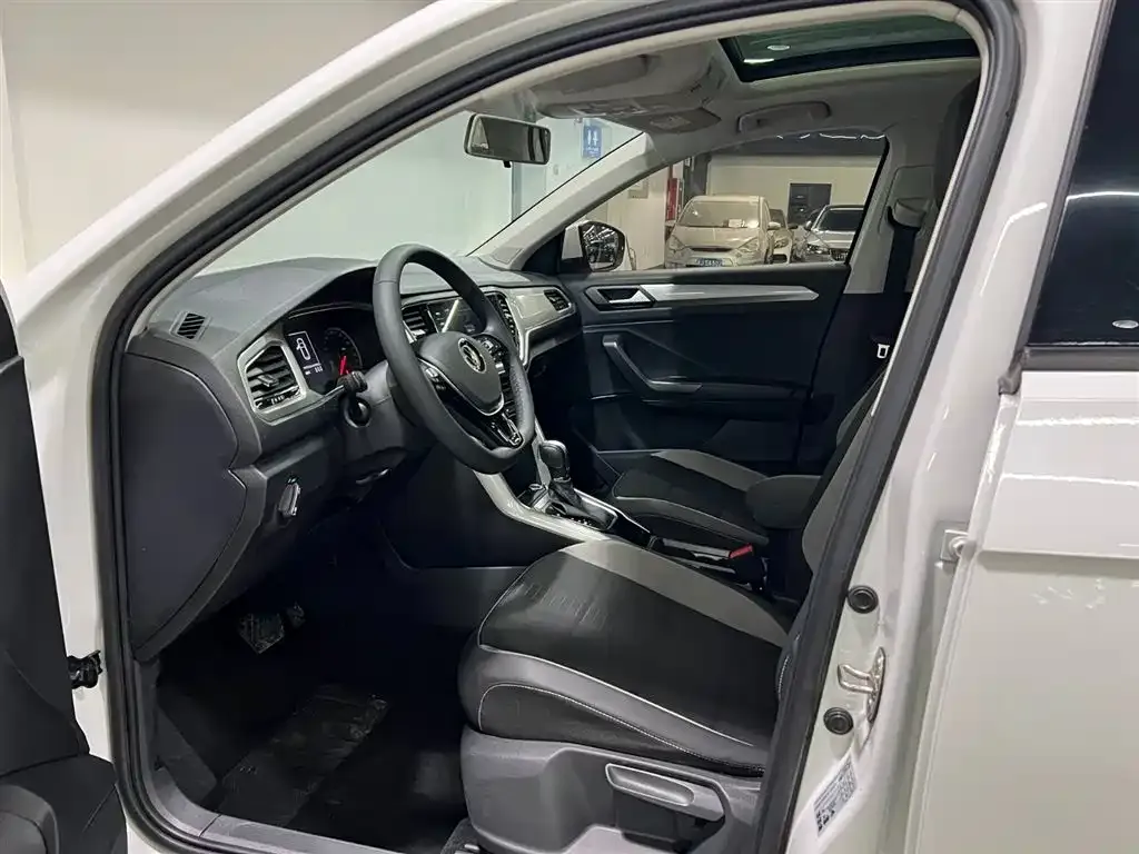Volkswagen T-Roc 2023 из CN, фото 9