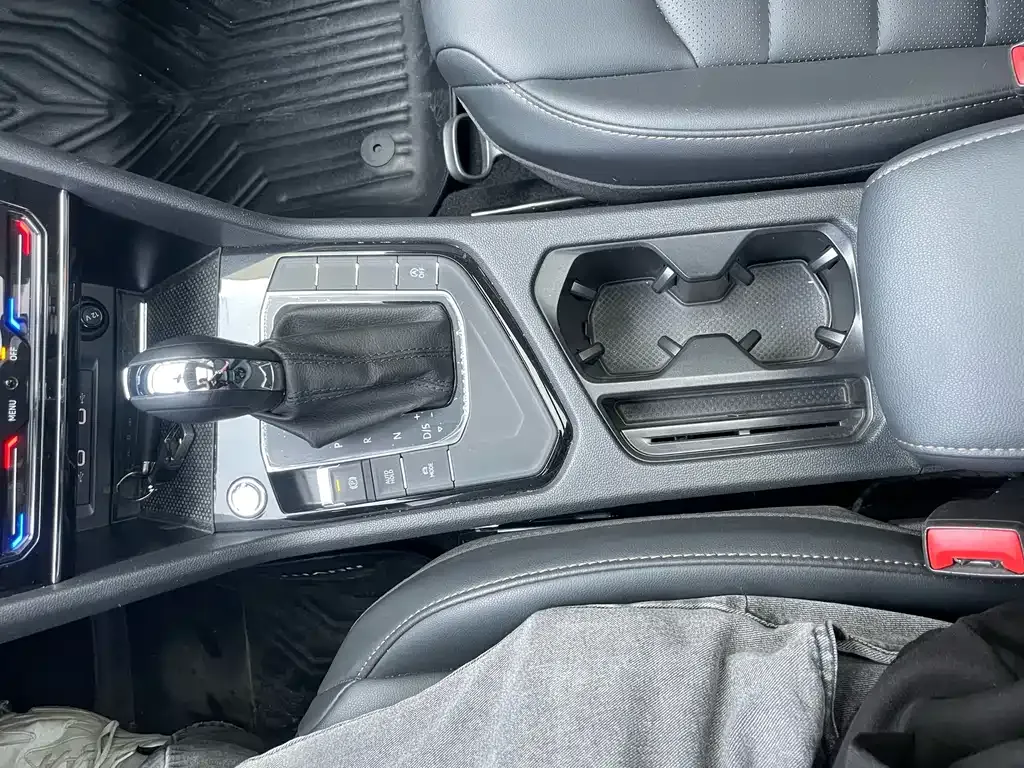 Volkswagen Tharu 2023 из CN, фото 5