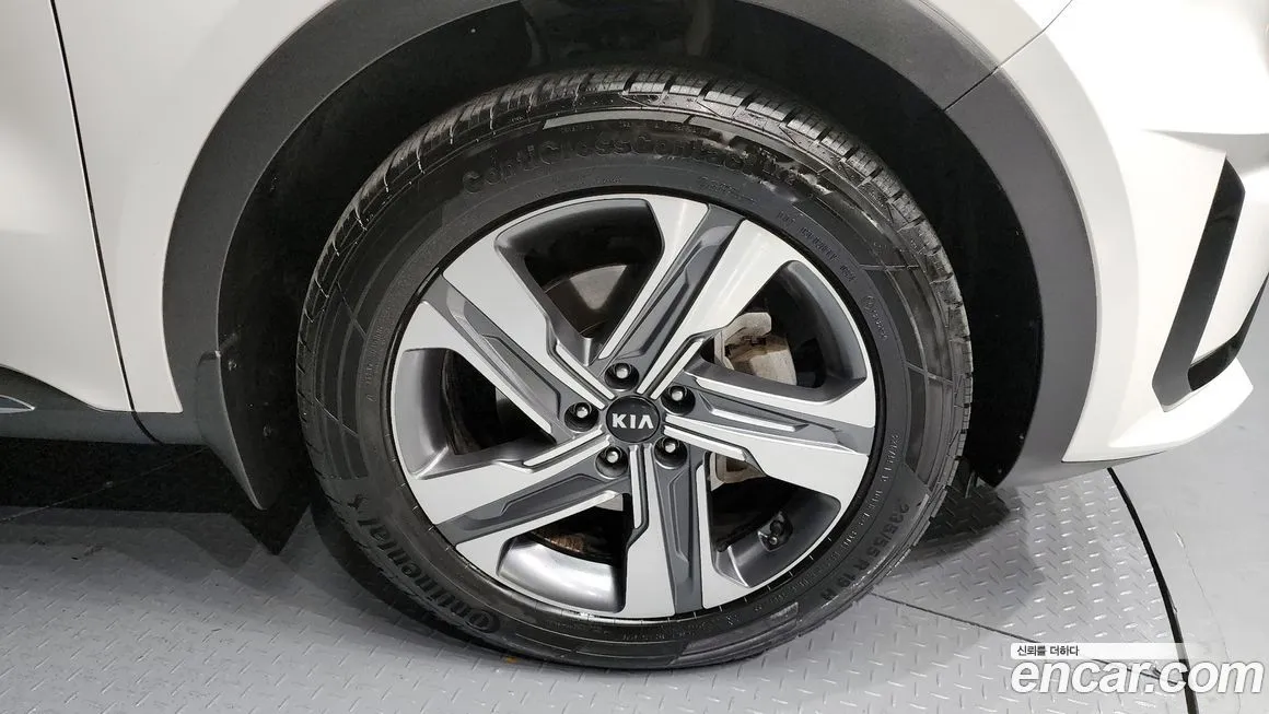 Kia Sorento — фото 8