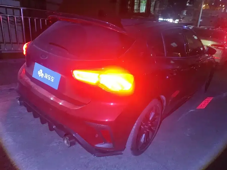 Ford Focus 2023 из CN, фото 5