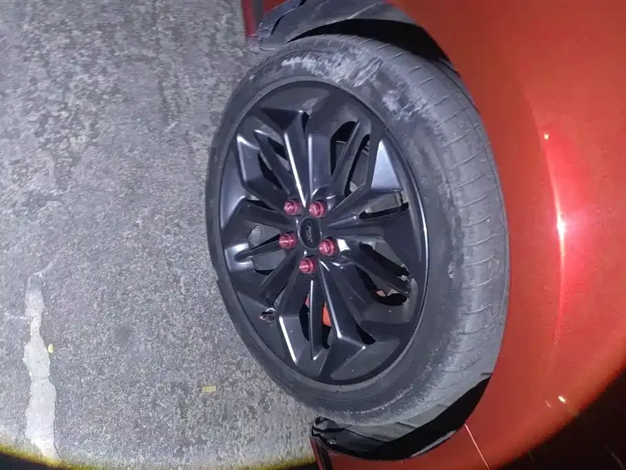 Ford Focus 2023 из CN, фото 10