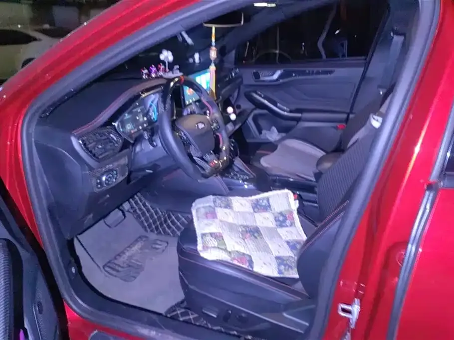 Ford Focus 2023 из CN, фото 7