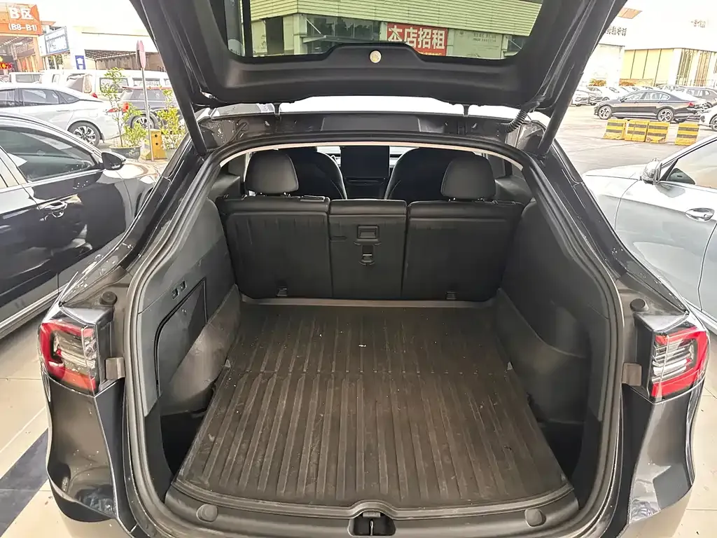 Tesla Model Y 2024 из CN, фото 4