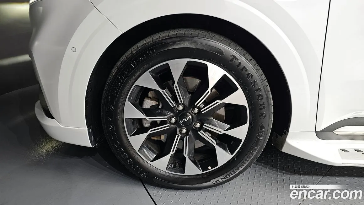 Kia Carnival 2023 из KR, фото 2