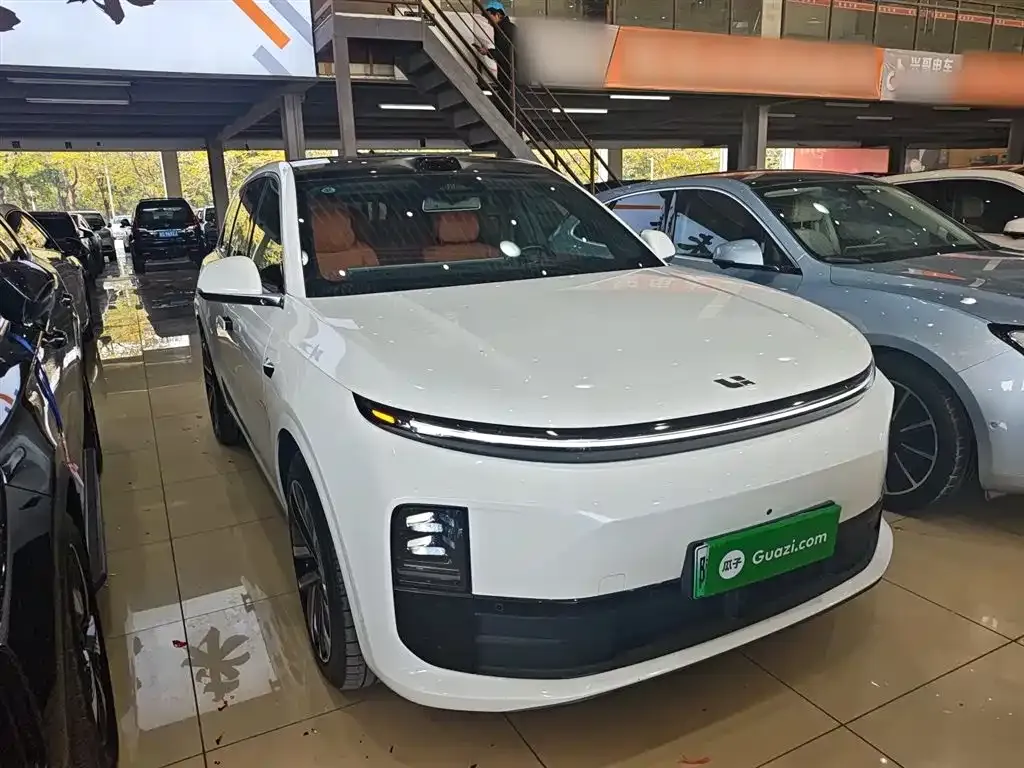Li Auto L6 — фото 5