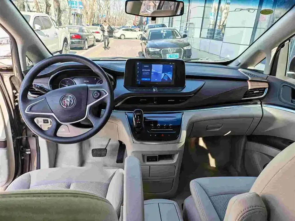 Buick GL8 2022 из CN, фото 2