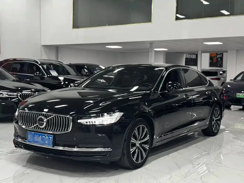 Volvo S90 — фото 1