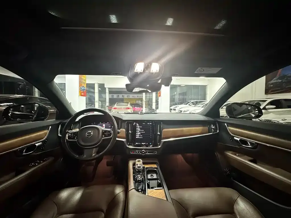 Volvo S90 — фото 9