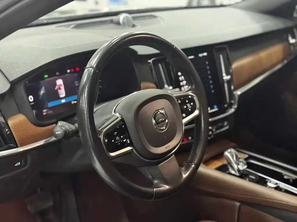 Volvo S90 — фото 6