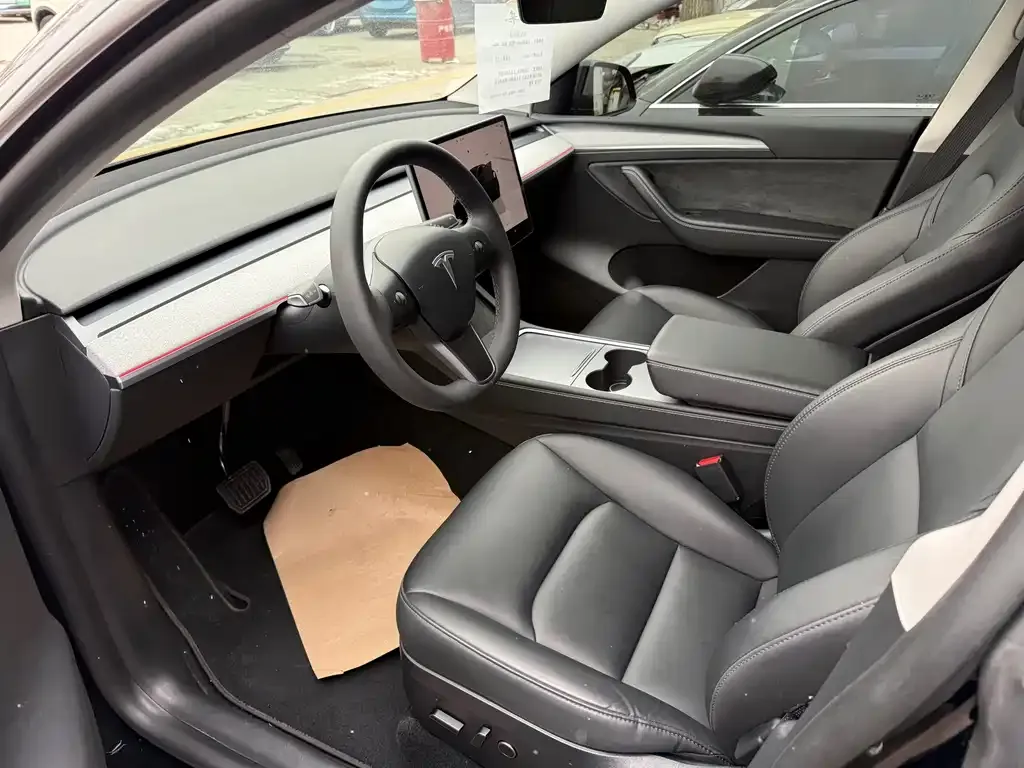 Tesla Model Y — фото 5