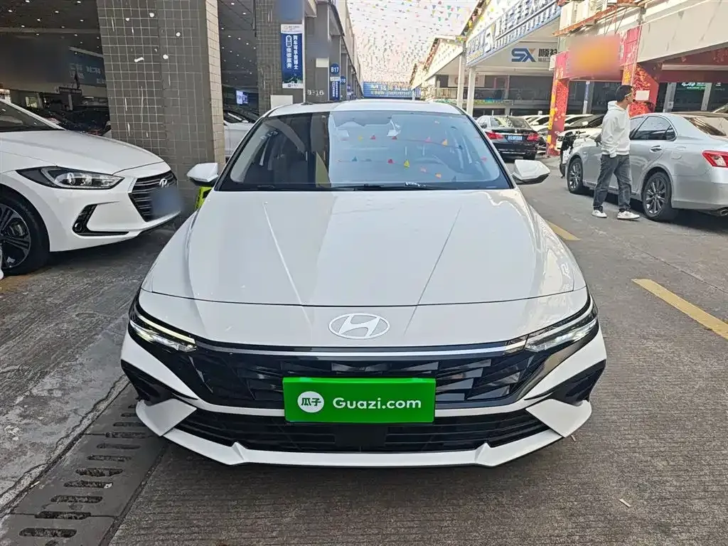 Hyundai Elantra — фото 8