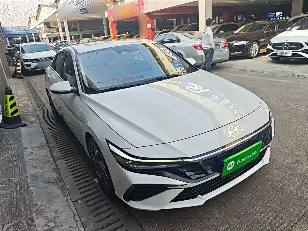 Hyundai Elantra — фото 6