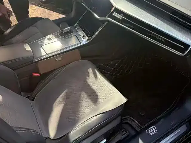 Audi A6L 2024 из CN, фото 5