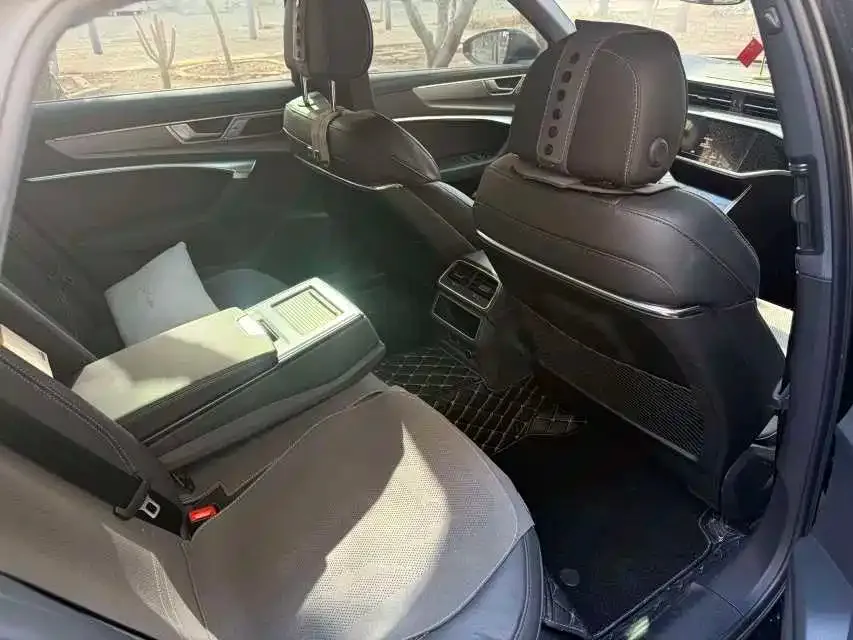 Audi A6L 2024 из CN, фото 4