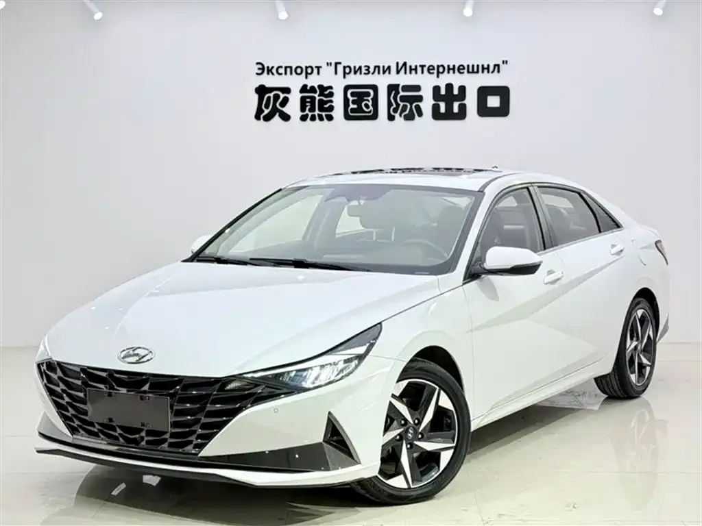Hyundai Elantra — фото 1