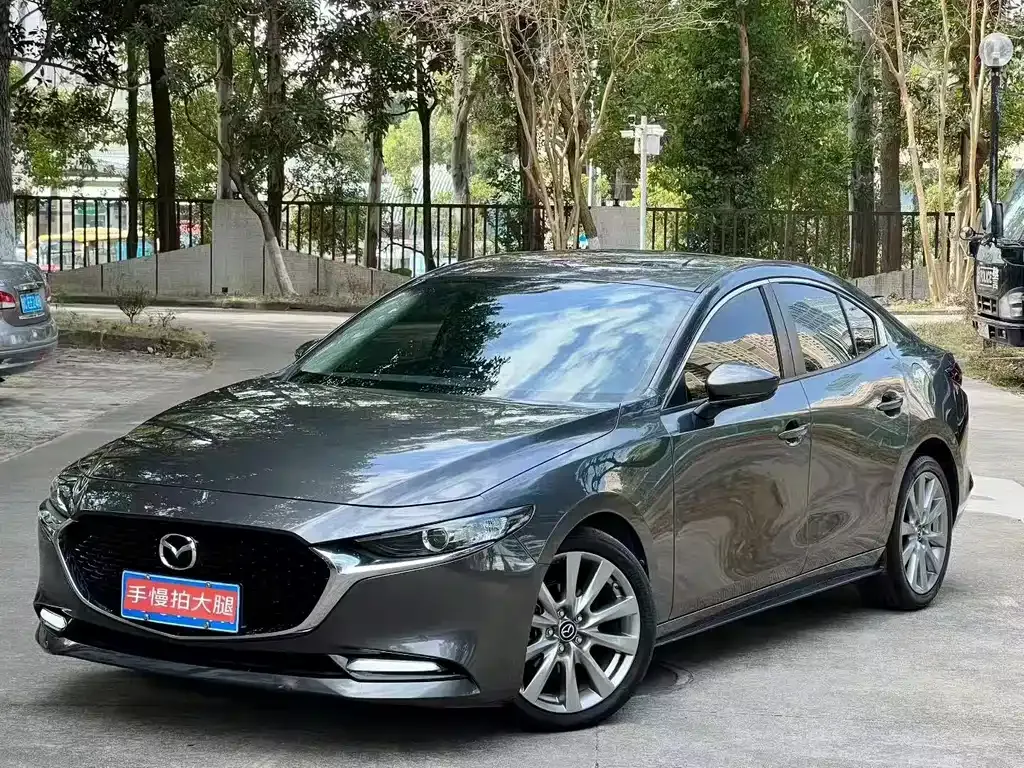 Mazda 3 Axela — фото 1