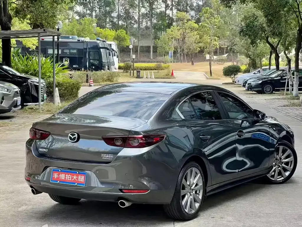 Mazda 3 Axela — фото 2