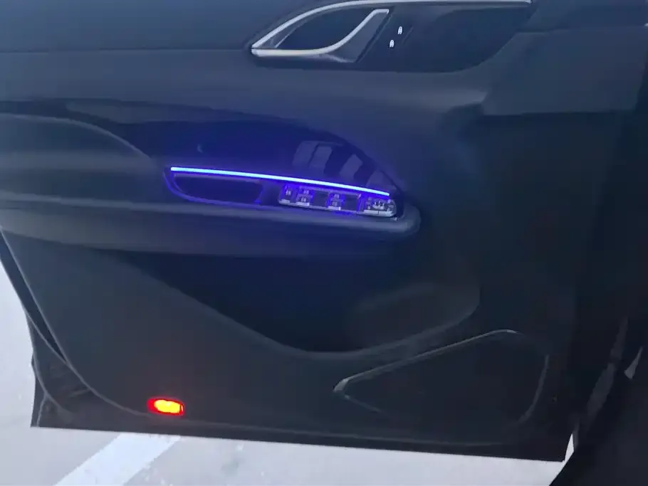 Hongqi HS3 PHEV 2025 из CN, фото 2