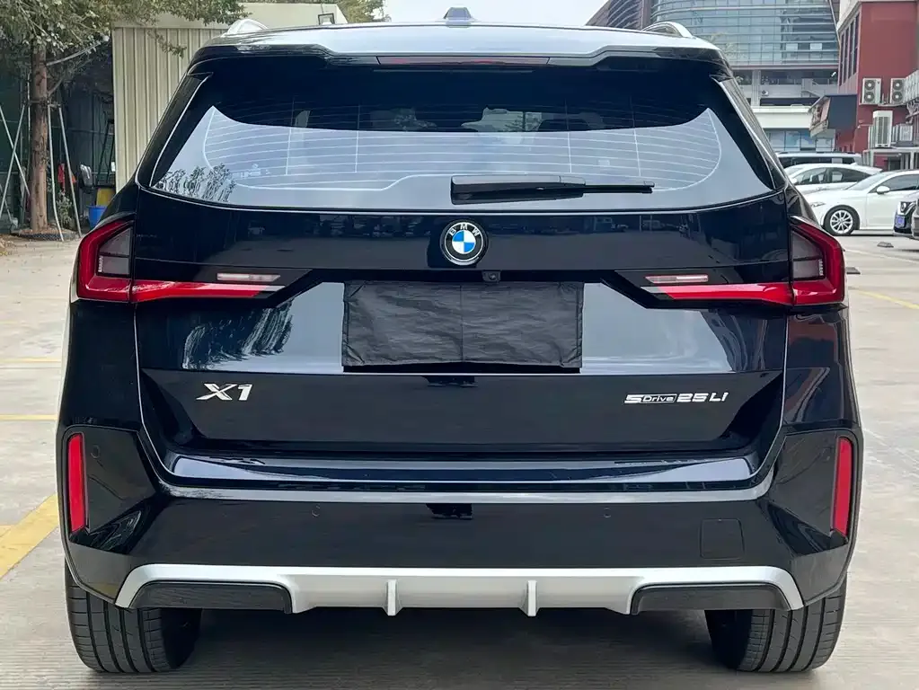 BMW X1 — фото 10