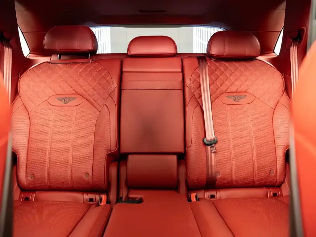 Bentley Bentayga 2022 из CN, фото 10