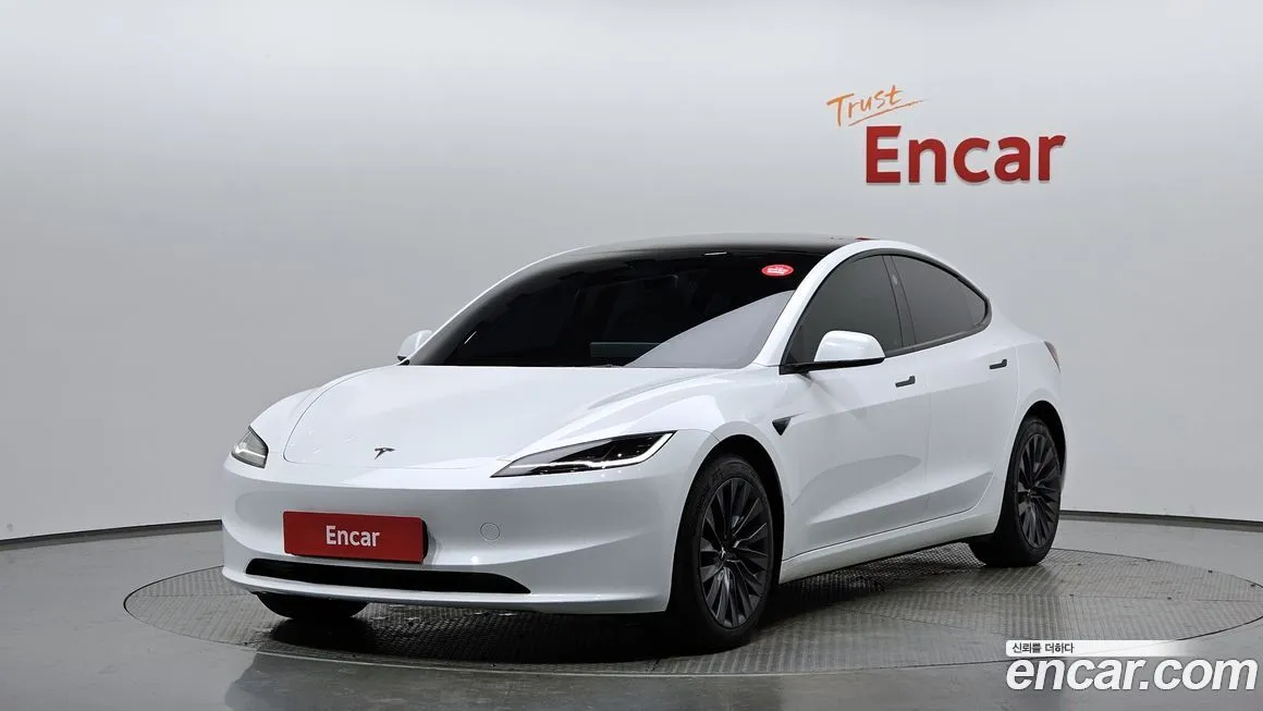 Tesla Model 3 — фото 1