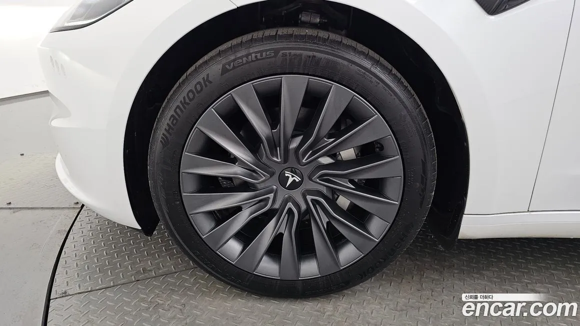 Tesla Model 3 — фото 6