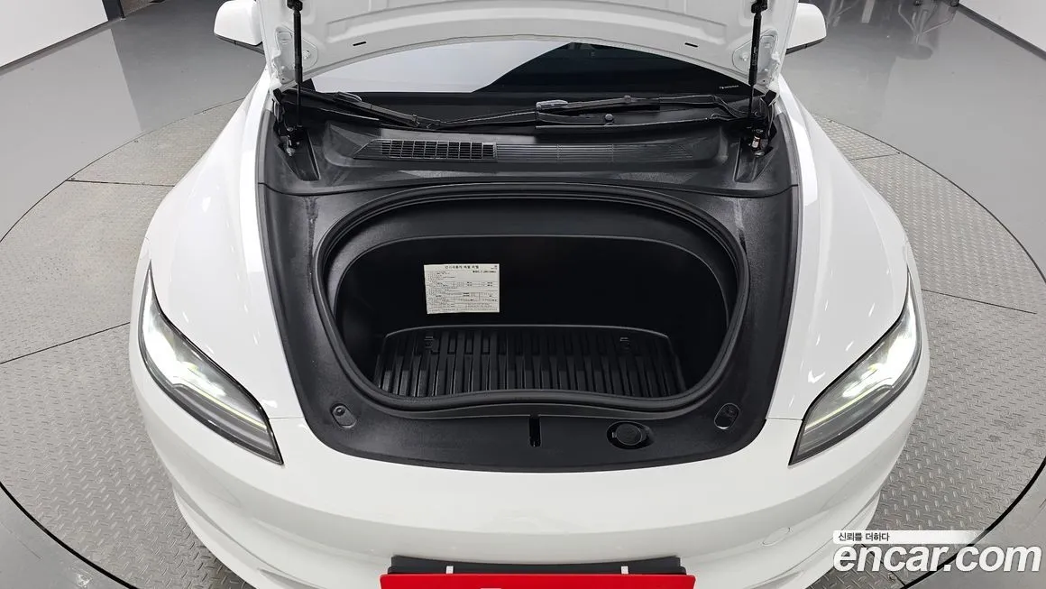 Tesla Model 3 — фото 10