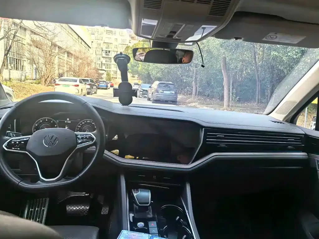 Volkswagen Touareg 2022 из CN, фото 6