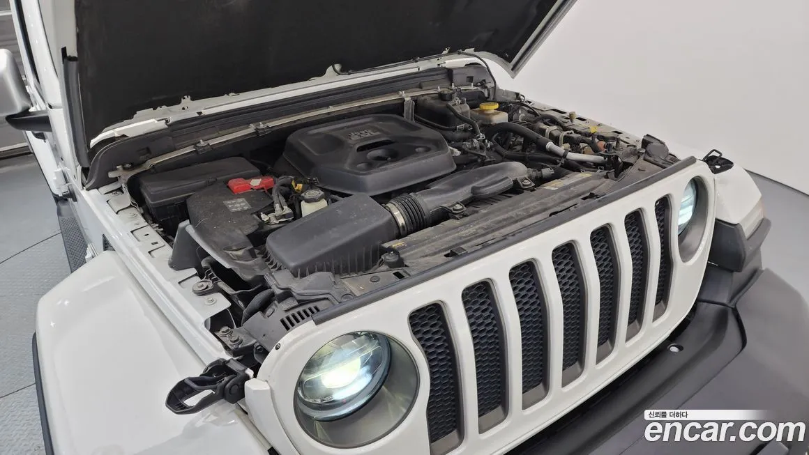 Jeep Wrangler 2022 из KR, фото 8