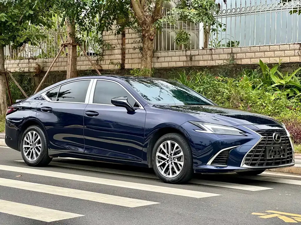 Lexus ES — фото 7