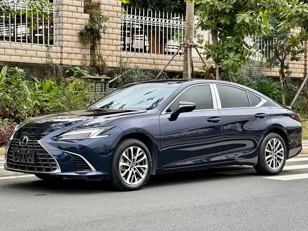 Lexus ES — фото 9