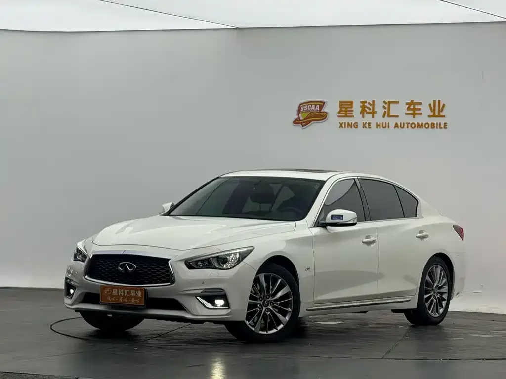 Infiniti Q50L — фото 1