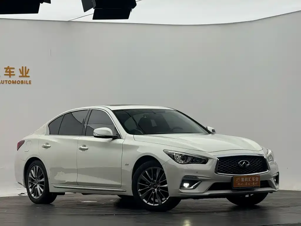 Infiniti Q50L — фото 10