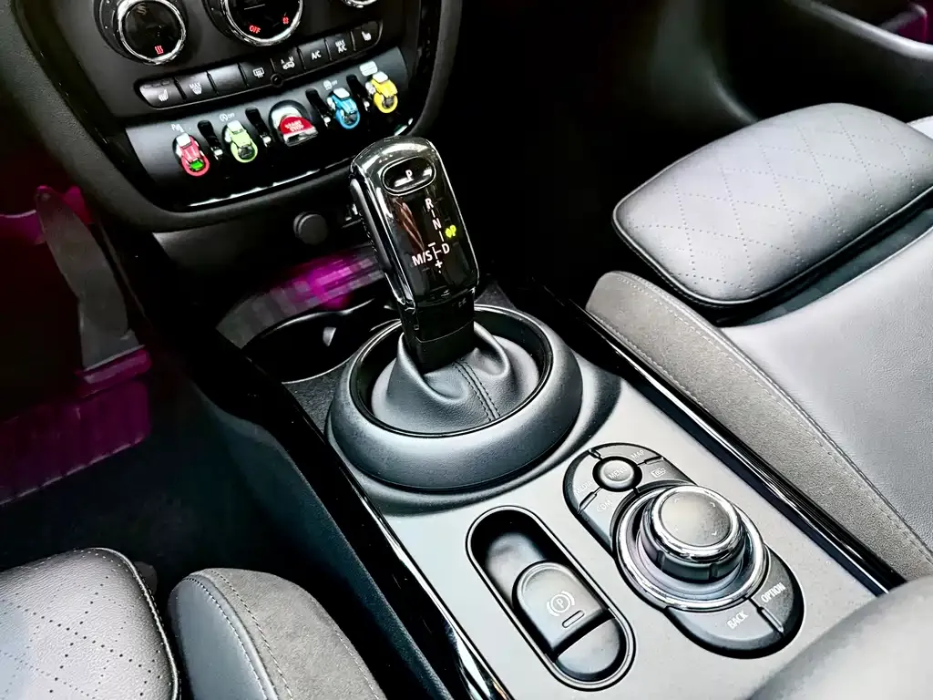 MINI Clubman — фото 4