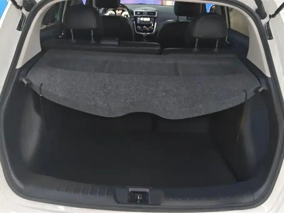 Nissan Tiida 2024 из CN, фото 8