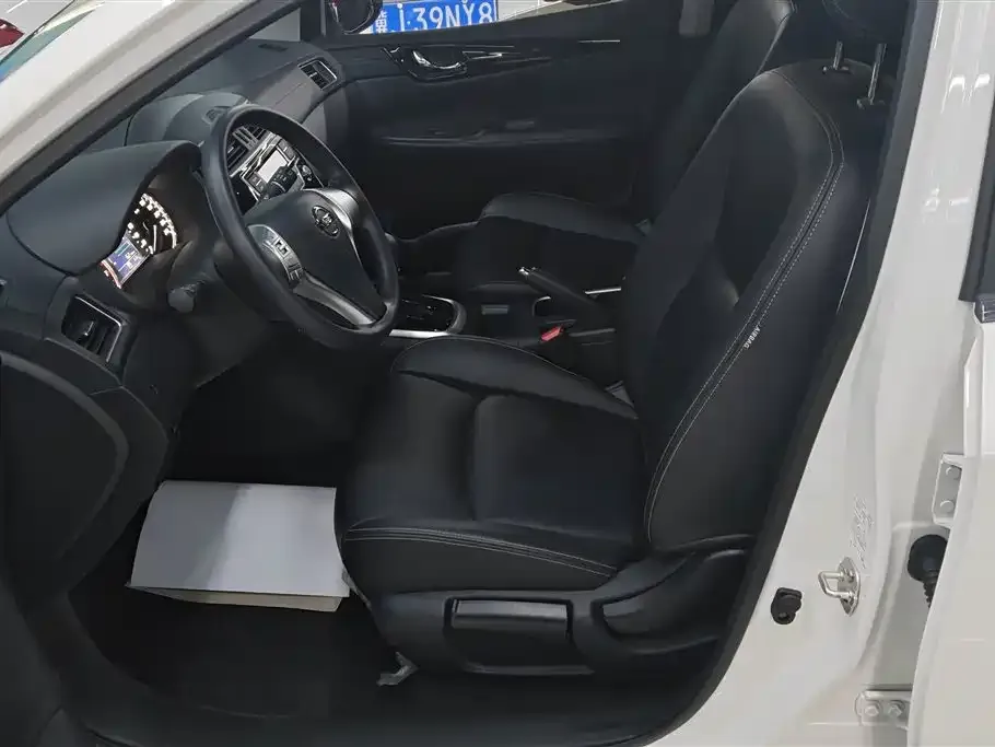 Nissan Tiida 2024 из CN, фото 4