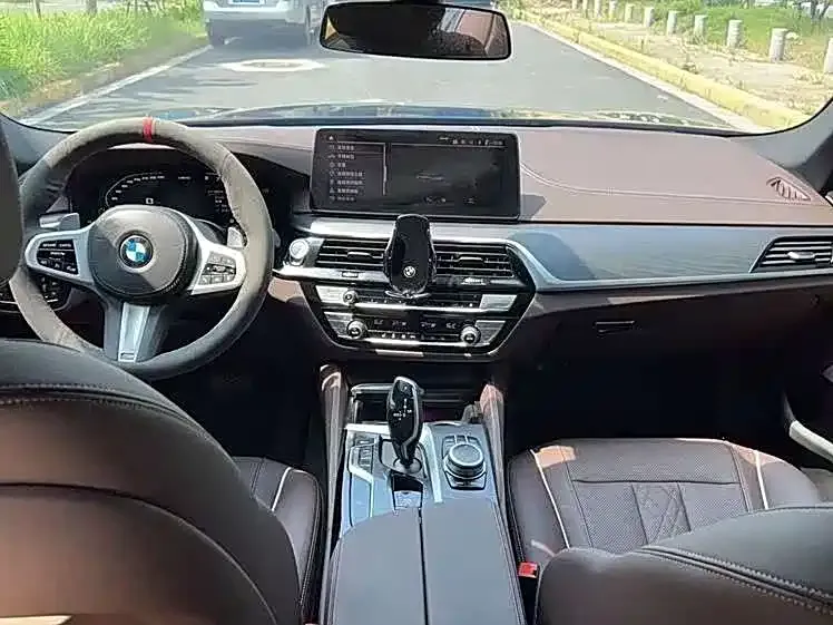BMW 5 Series 2022 из CN, фото 3