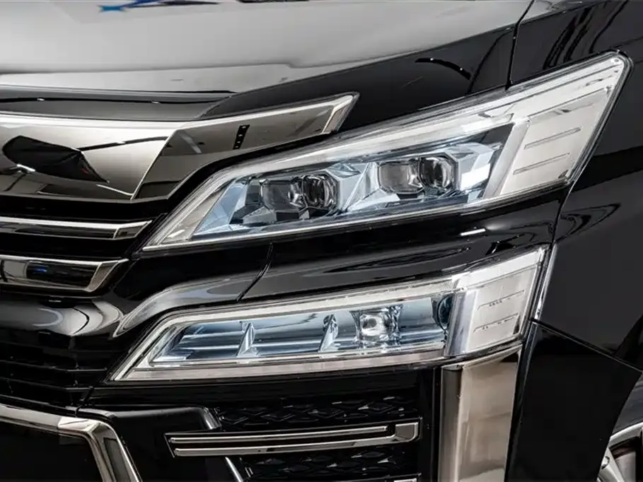 Toyota Vellfire — фото 10