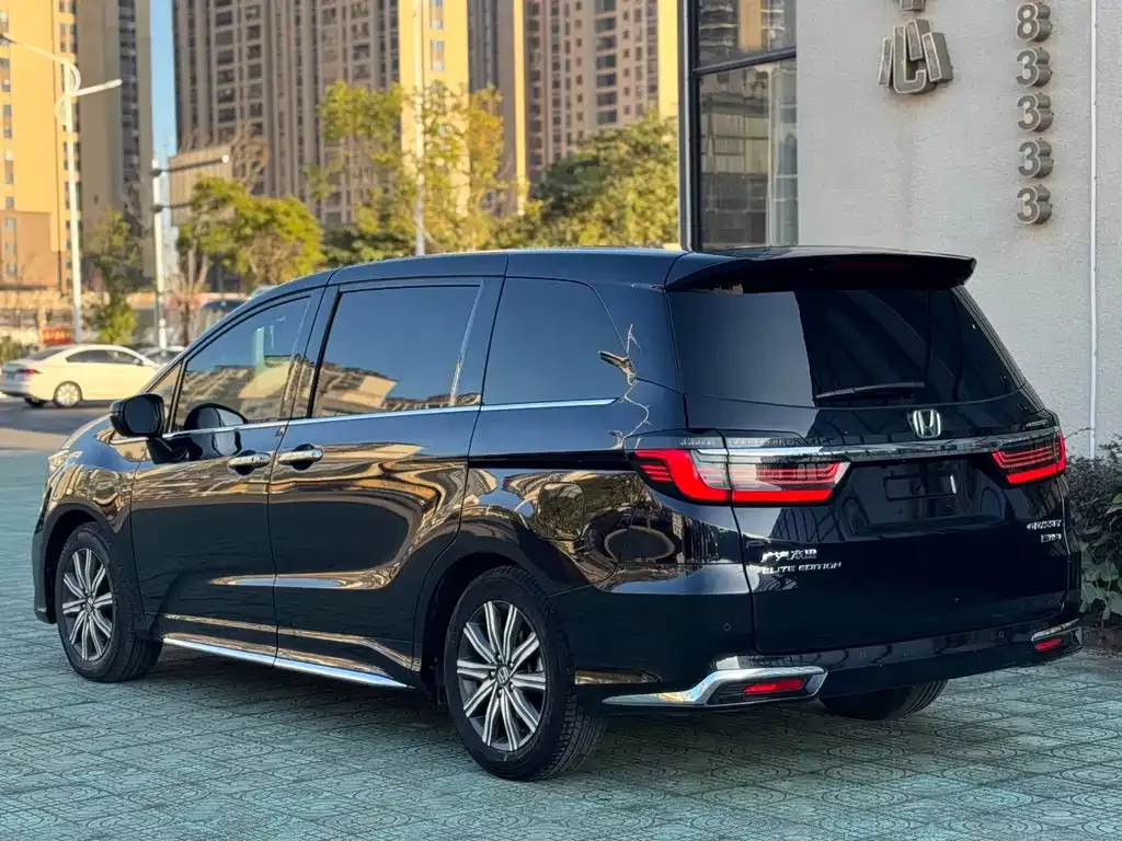 Honda Odyssey — фото 8