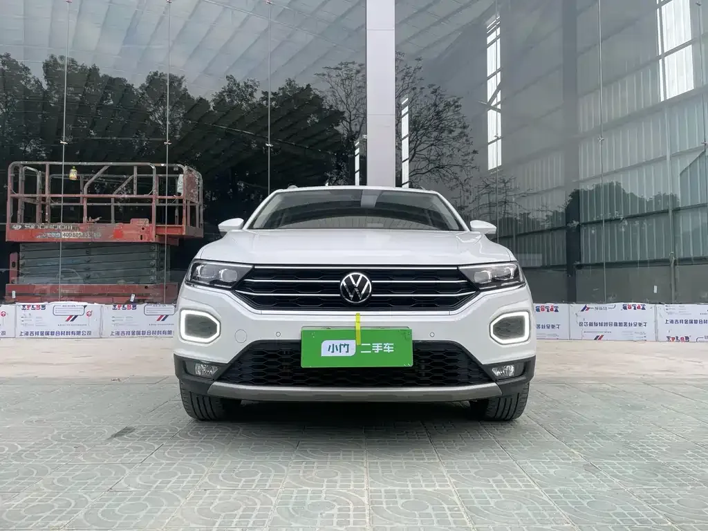 Volkswagen T-Roc — фото 9