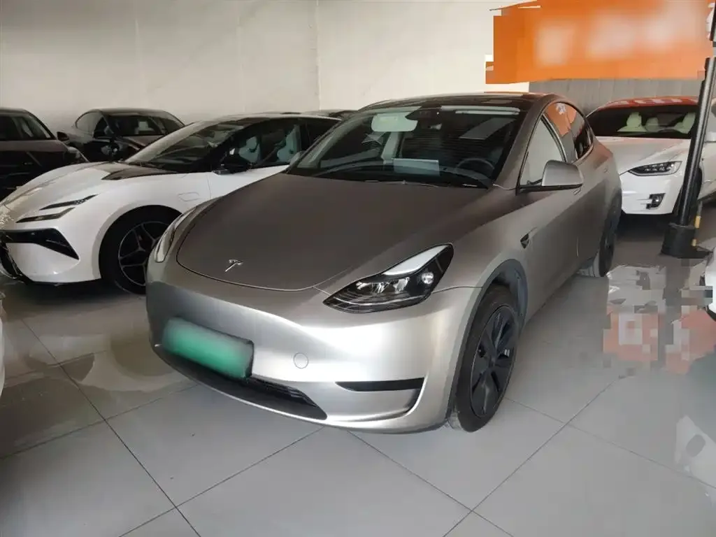 Tesla Model Y — фото 1